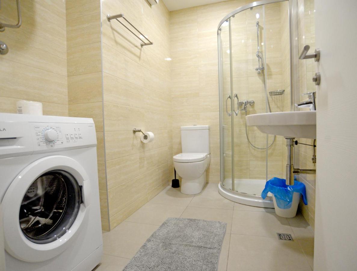 A Blok A8 Apartment Bezanija Bagian luar foto